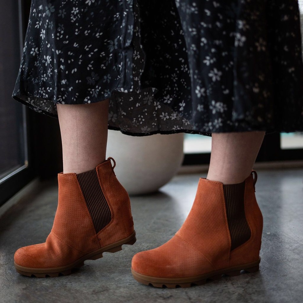 NEW Sorel Joan Of Arctic Wedge II Chelsea Boots